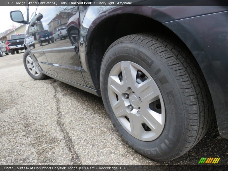 Dark Charcoal Pearl / Black/Light Graystone 2012 Dodge Grand Caravan SE