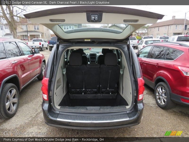 Dark Charcoal Pearl / Black/Light Graystone 2012 Dodge Grand Caravan SE