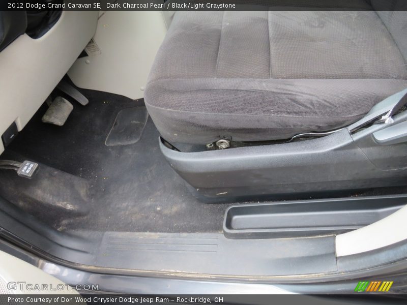 Dark Charcoal Pearl / Black/Light Graystone 2012 Dodge Grand Caravan SE