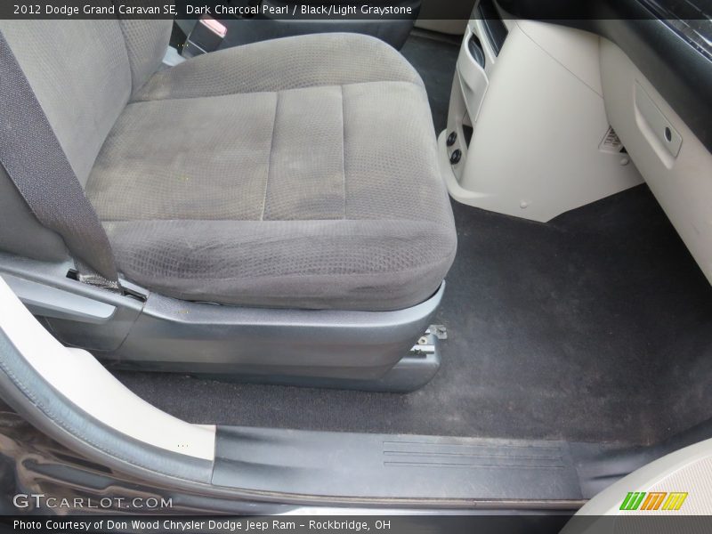 Dark Charcoal Pearl / Black/Light Graystone 2012 Dodge Grand Caravan SE