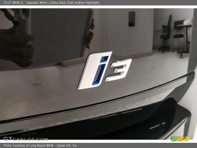 Capparis White / Deka Dark Cloth w/Blue Highlights 2017 BMW i3