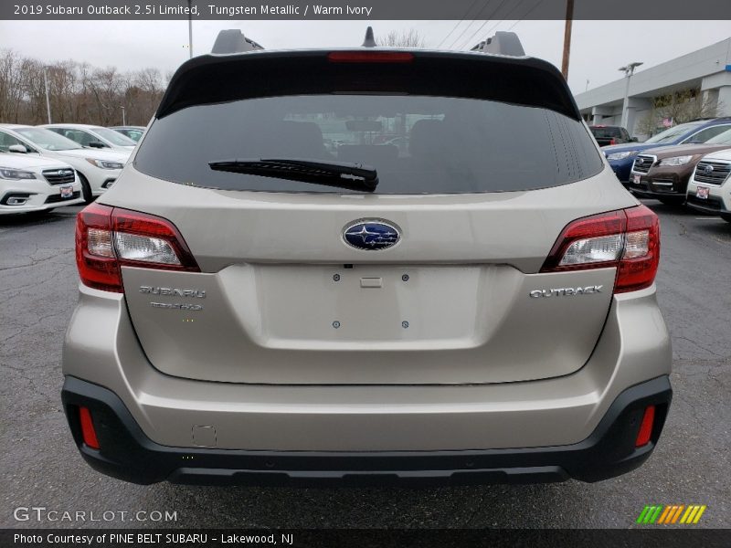 Tungsten Metallic / Warm Ivory 2019 Subaru Outback 2.5i Limited