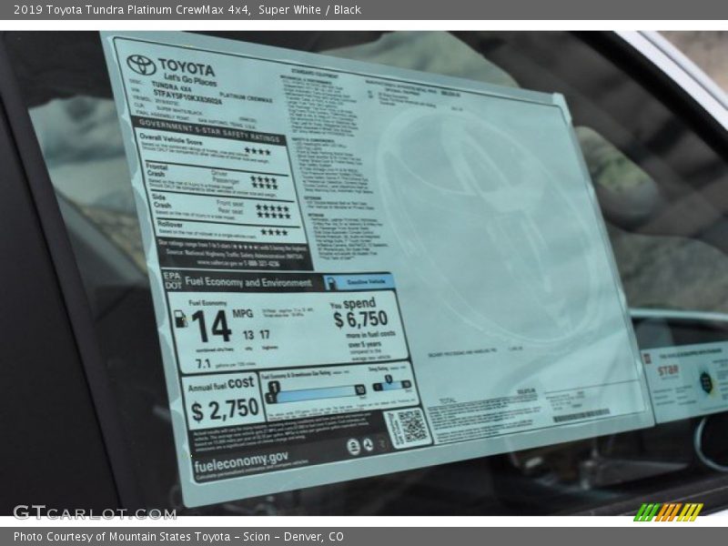 Super White / Black 2019 Toyota Tundra Platinum CrewMax 4x4