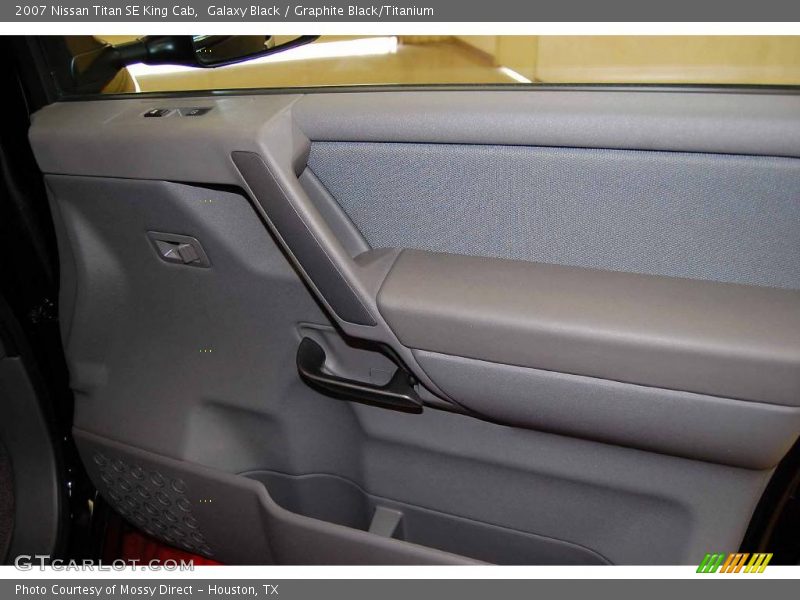 Galaxy Black / Graphite Black/Titanium 2007 Nissan Titan SE King Cab