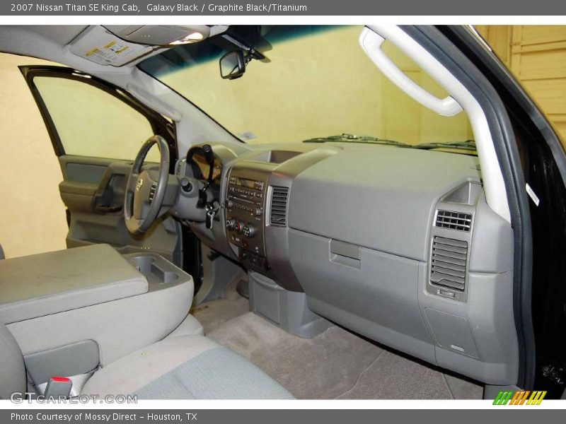 Galaxy Black / Graphite Black/Titanium 2007 Nissan Titan SE King Cab