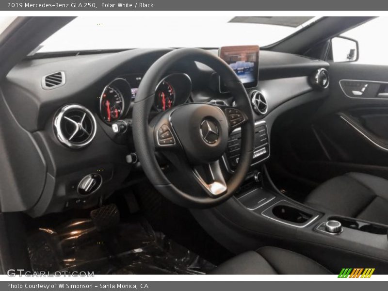 Polar White / Black 2019 Mercedes-Benz GLA 250