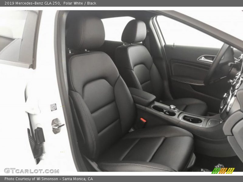 Polar White / Black 2019 Mercedes-Benz GLA 250