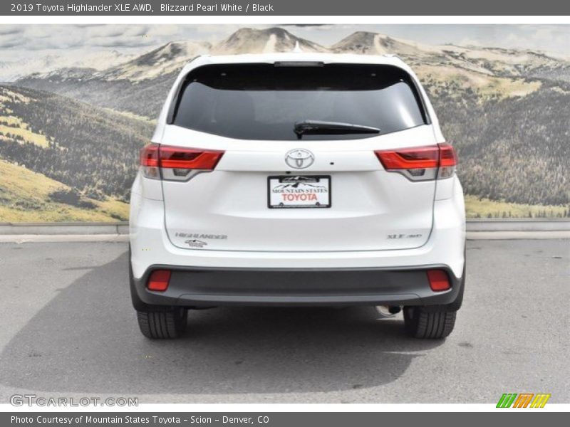 Blizzard Pearl White / Black 2019 Toyota Highlander XLE AWD