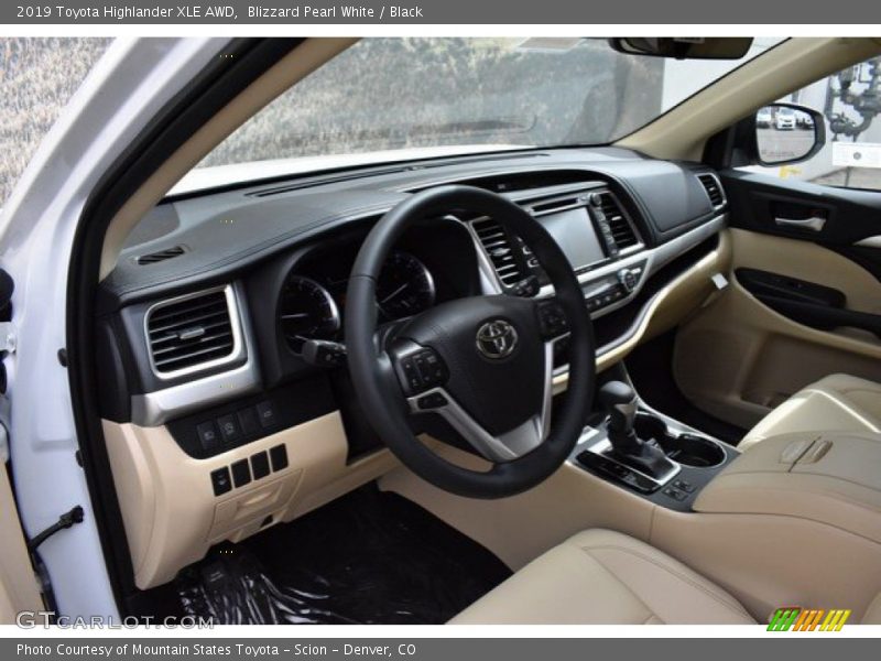 Blizzard Pearl White / Black 2019 Toyota Highlander XLE AWD