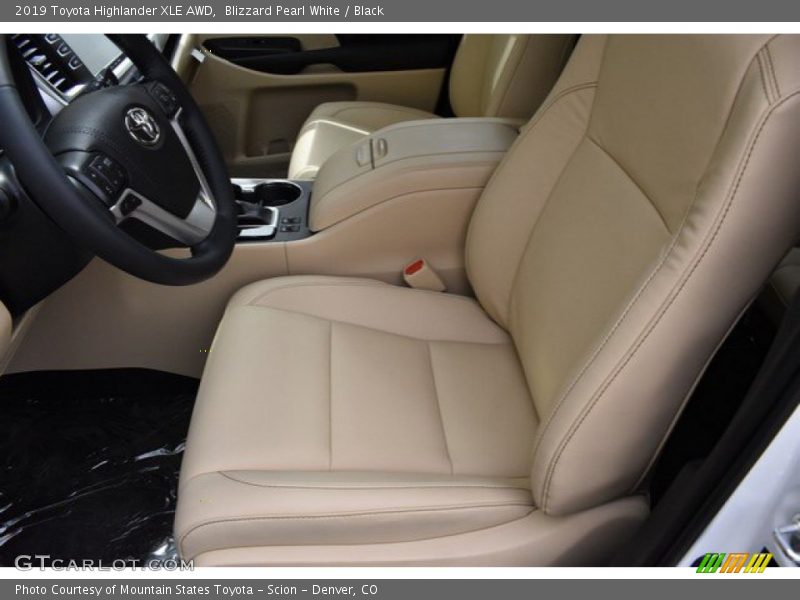 Blizzard Pearl White / Black 2019 Toyota Highlander XLE AWD
