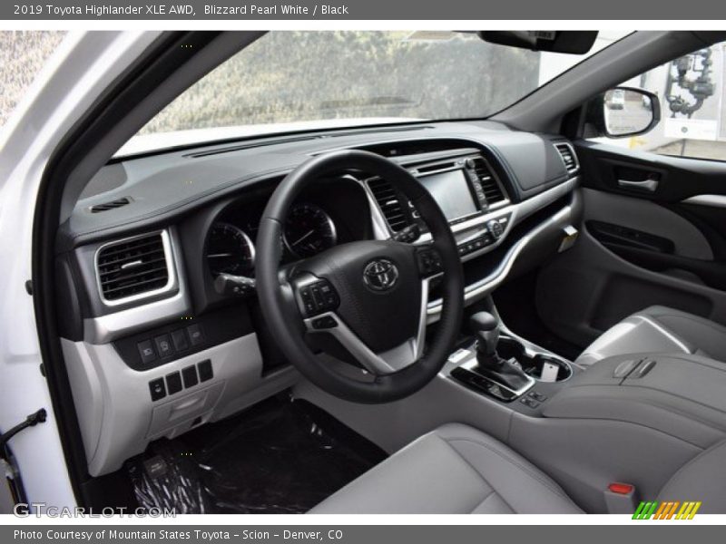 Blizzard Pearl White / Black 2019 Toyota Highlander XLE AWD