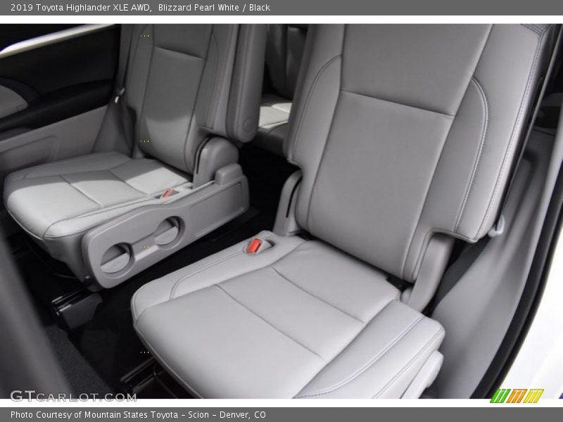 Blizzard Pearl White / Black 2019 Toyota Highlander XLE AWD