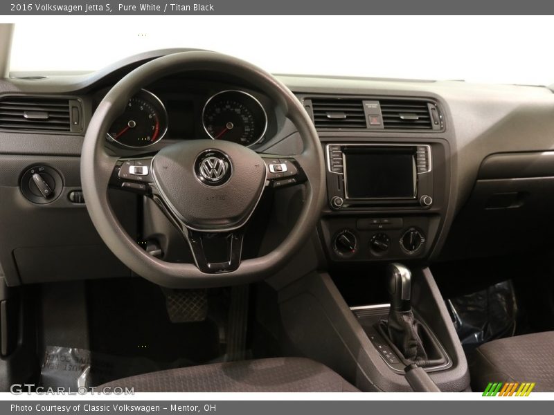 Pure White / Titan Black 2016 Volkswagen Jetta S