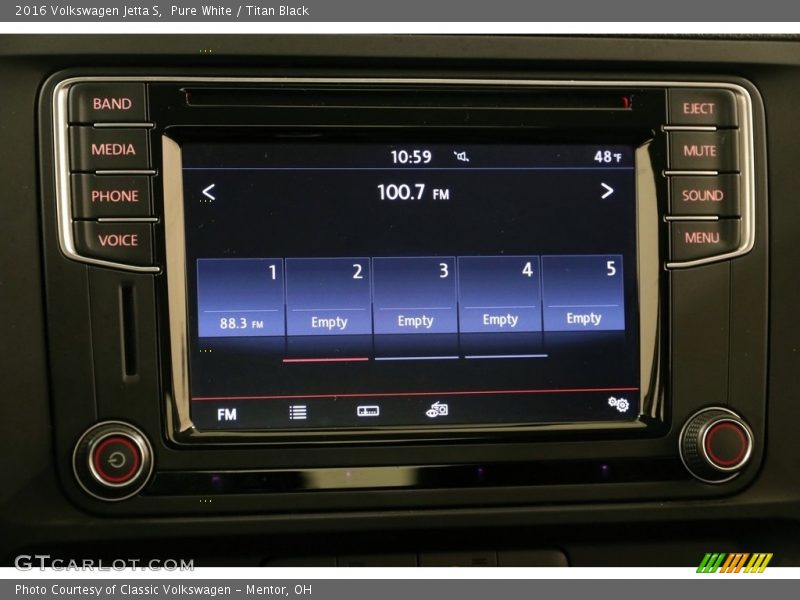 Pure White / Titan Black 2016 Volkswagen Jetta S