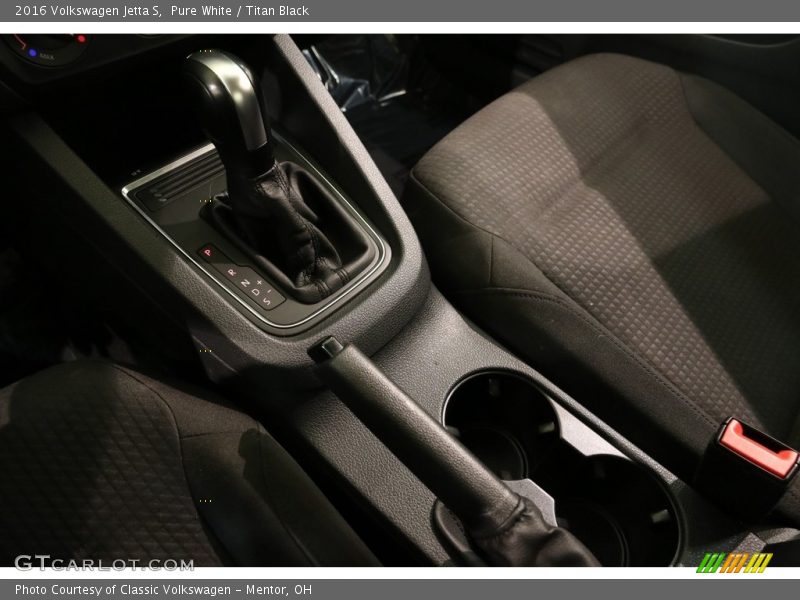Pure White / Titan Black 2016 Volkswagen Jetta S
