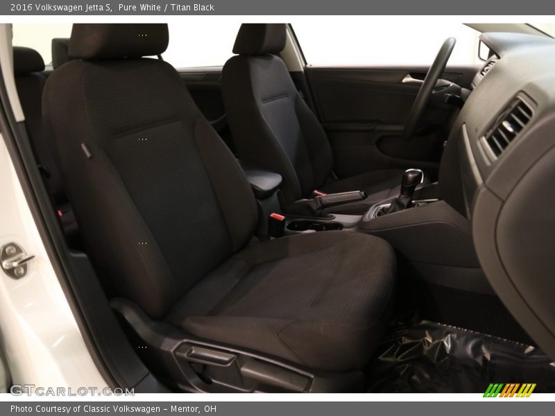 Pure White / Titan Black 2016 Volkswagen Jetta S