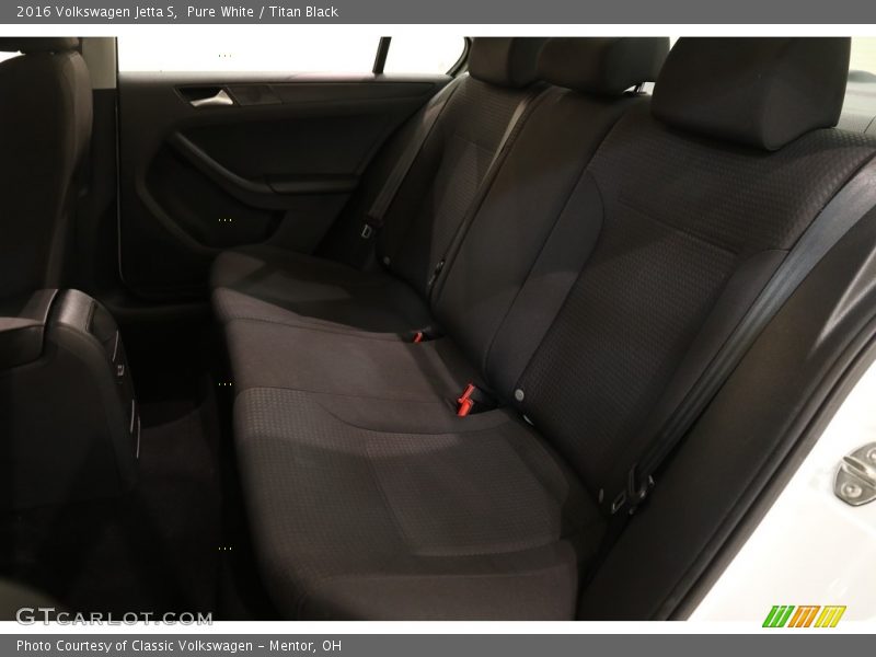 Pure White / Titan Black 2016 Volkswagen Jetta S