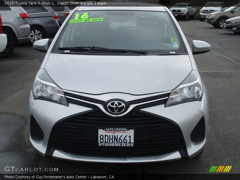 Classic Silver Metallic / Black 2016 Toyota Yaris 5-Door L