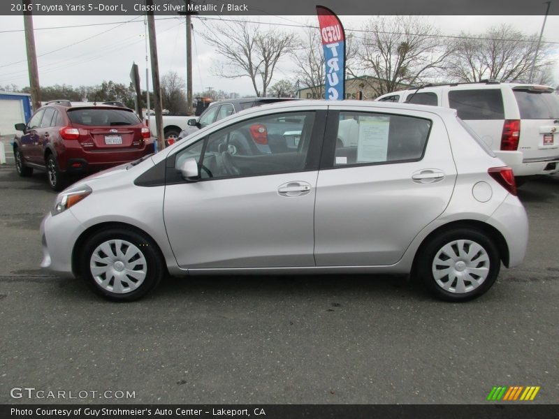 Classic Silver Metallic / Black 2016 Toyota Yaris 5-Door L