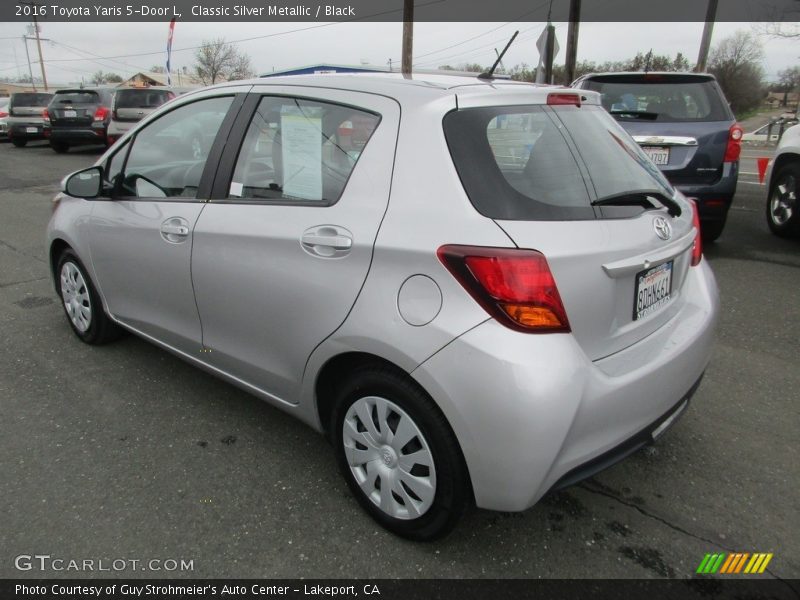Classic Silver Metallic / Black 2016 Toyota Yaris 5-Door L