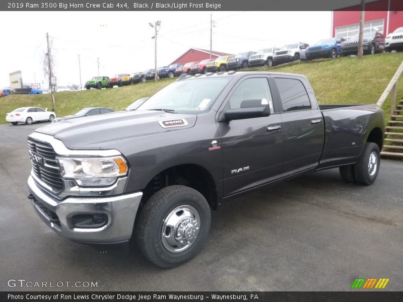 Front 3/4 View of 2019 3500 Big Horn Crew Cab 4x4