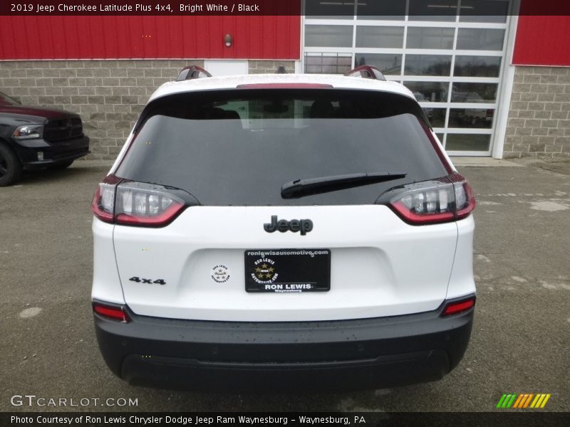 Bright White / Black 2019 Jeep Cherokee Latitude Plus 4x4
