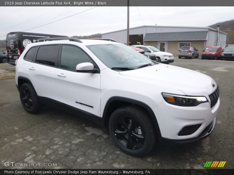 Bright White / Black 2019 Jeep Cherokee Latitude Plus 4x4