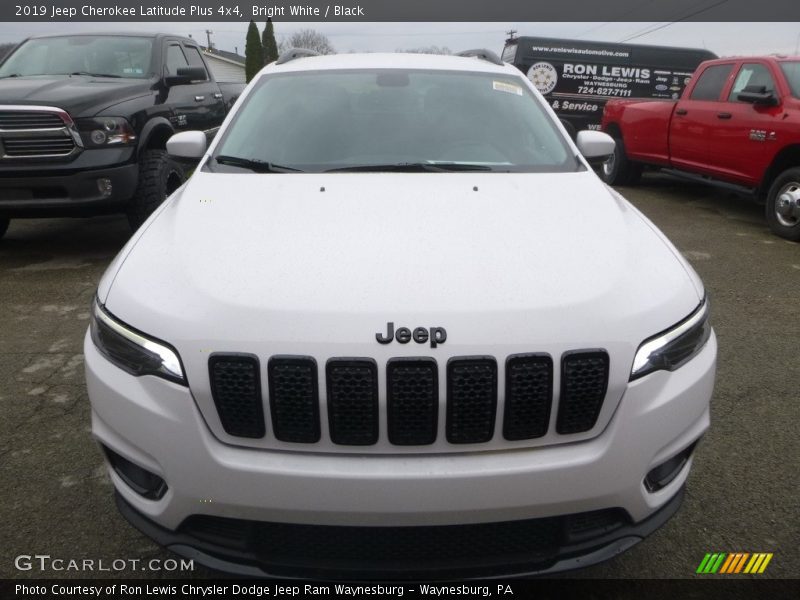 Bright White / Black 2019 Jeep Cherokee Latitude Plus 4x4