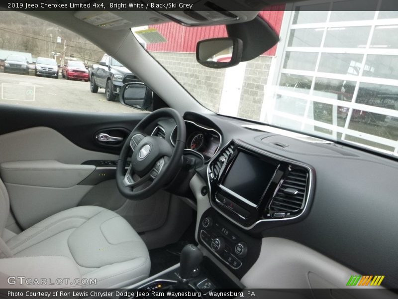 Bright White / Black/Ski Grey 2019 Jeep Cherokee Limited 4x4