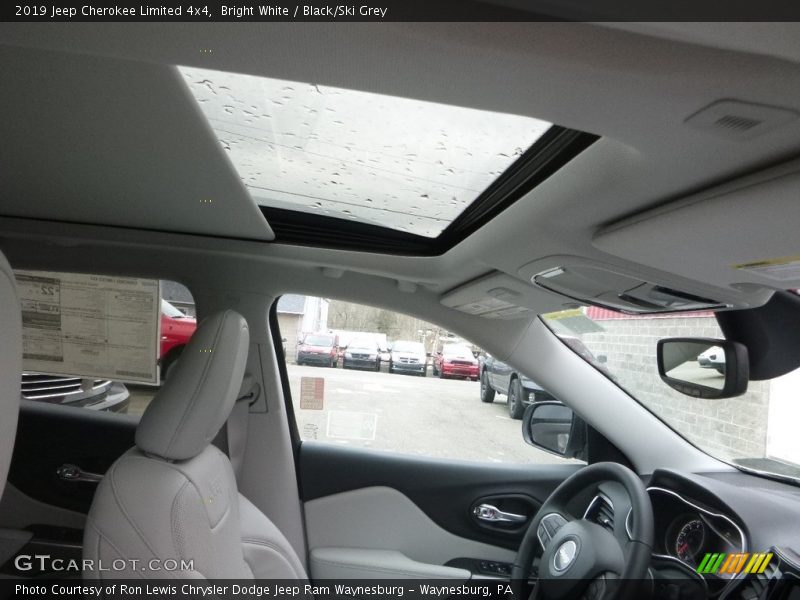 Bright White / Black/Ski Grey 2019 Jeep Cherokee Limited 4x4