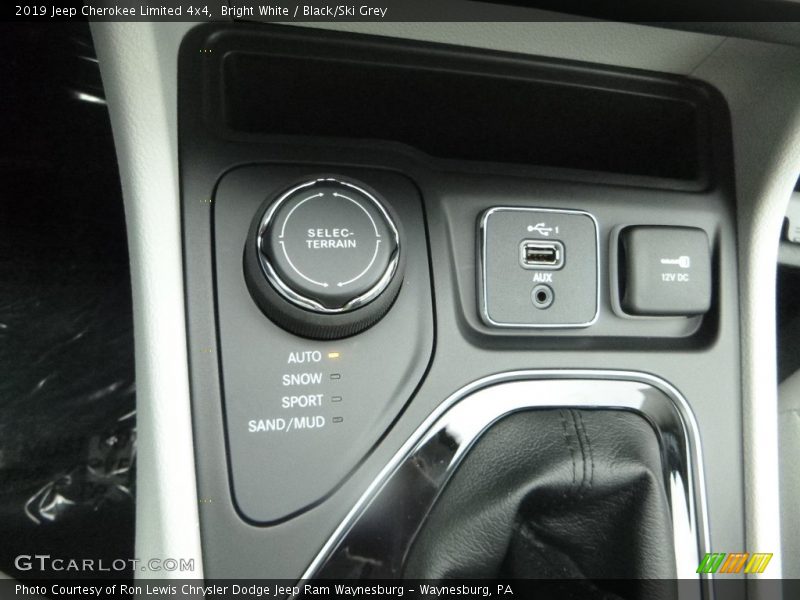 Bright White / Black/Ski Grey 2019 Jeep Cherokee Limited 4x4