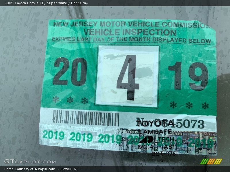 Super White / Light Gray 2005 Toyota Corolla CE