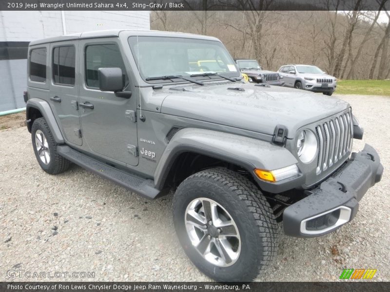 Front 3/4 View of 2019 Wrangler Unlimited Sahara 4x4