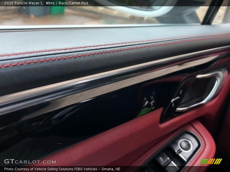 White / Black/Garnet Red 2015 Porsche Macan S