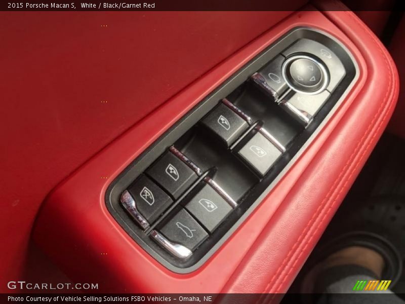 White / Black/Garnet Red 2015 Porsche Macan S
