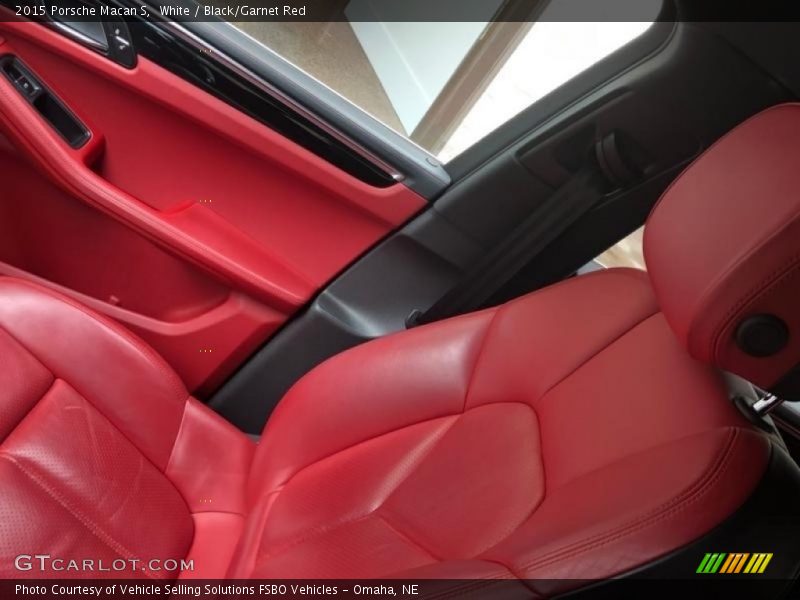 White / Black/Garnet Red 2015 Porsche Macan S
