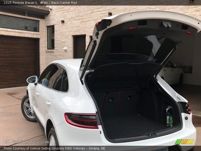 White / Black/Garnet Red 2015 Porsche Macan S