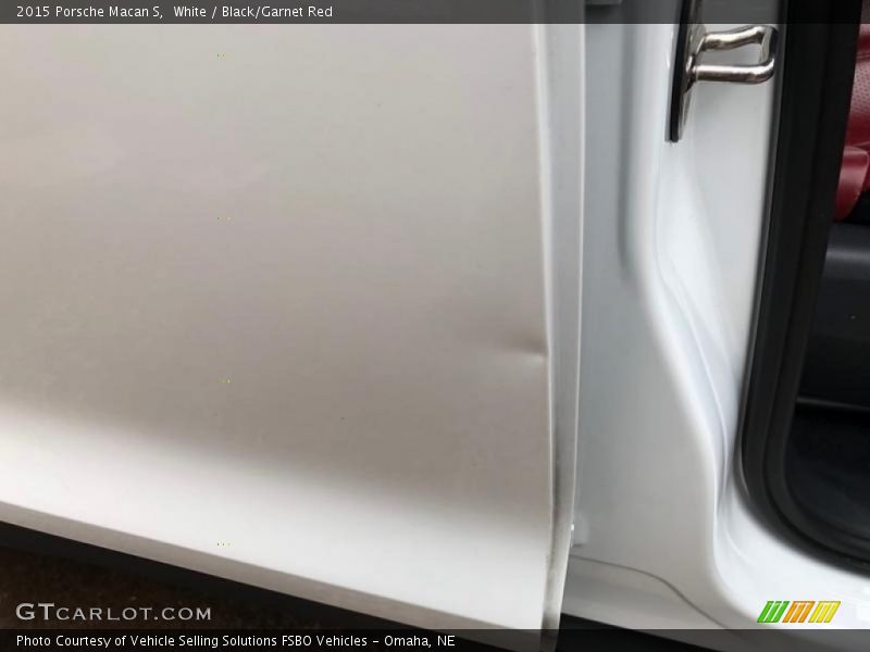 White / Black/Garnet Red 2015 Porsche Macan S