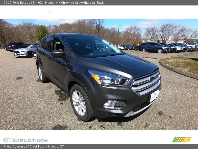Magnetic / Chromite Gray/Charcoal Black 2019 Ford Escape SE 4WD
