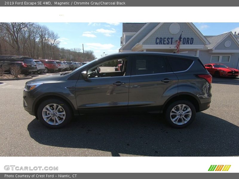 Magnetic / Chromite Gray/Charcoal Black 2019 Ford Escape SE 4WD