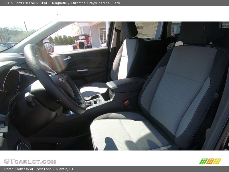 Magnetic / Chromite Gray/Charcoal Black 2019 Ford Escape SE 4WD