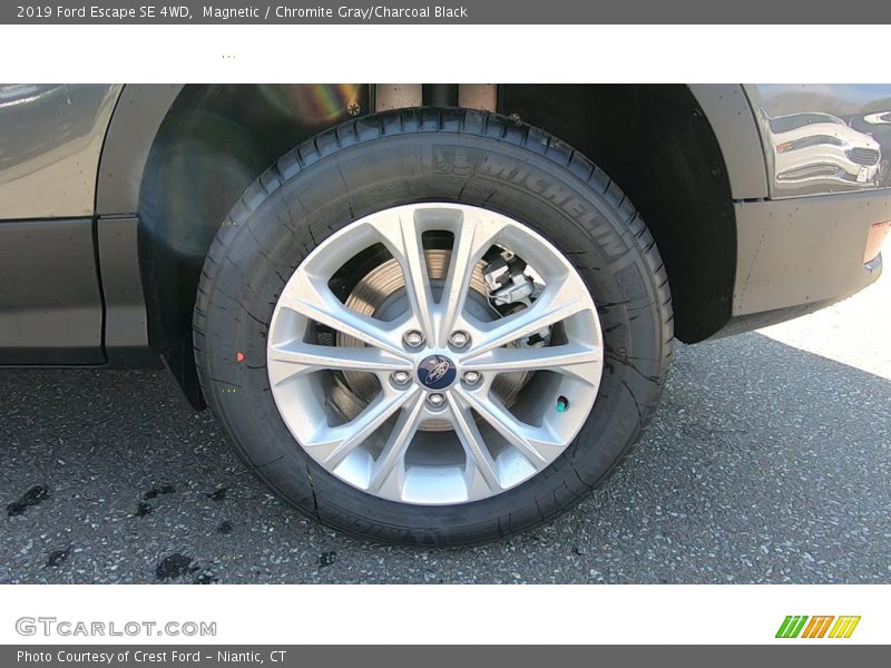 Magnetic / Chromite Gray/Charcoal Black 2019 Ford Escape SE 4WD
