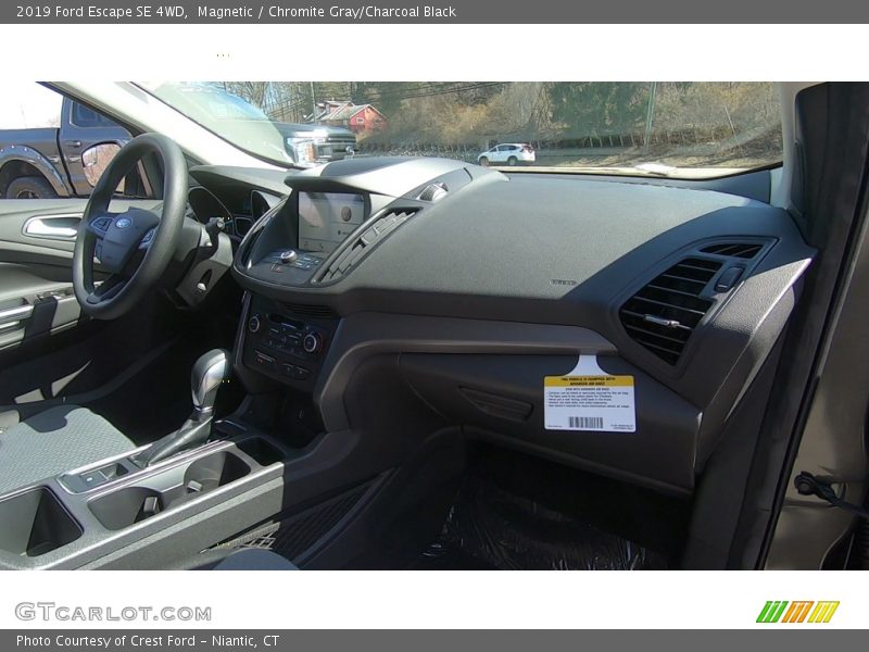 Magnetic / Chromite Gray/Charcoal Black 2019 Ford Escape SE 4WD