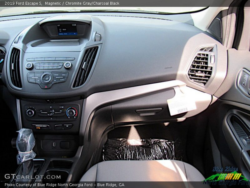 Magnetic / Chromite Gray/Charcoal Black 2019 Ford Escape S