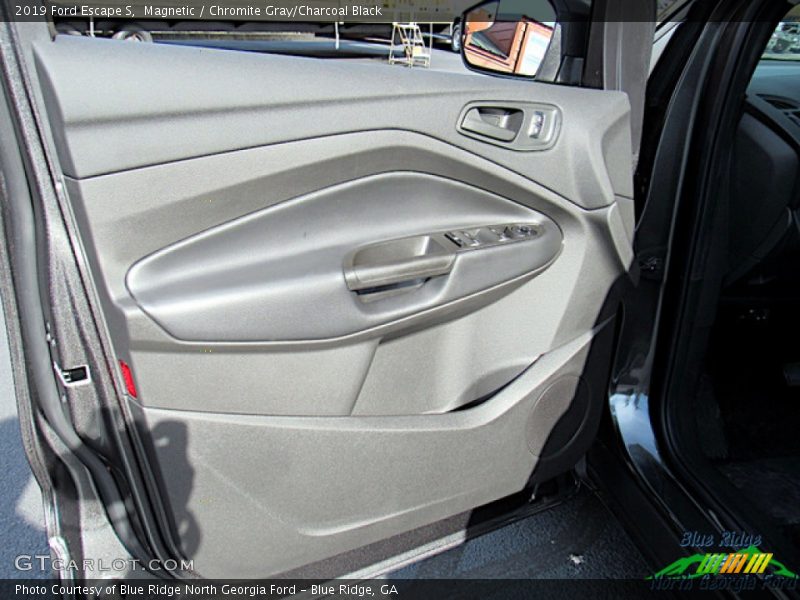 Magnetic / Chromite Gray/Charcoal Black 2019 Ford Escape S