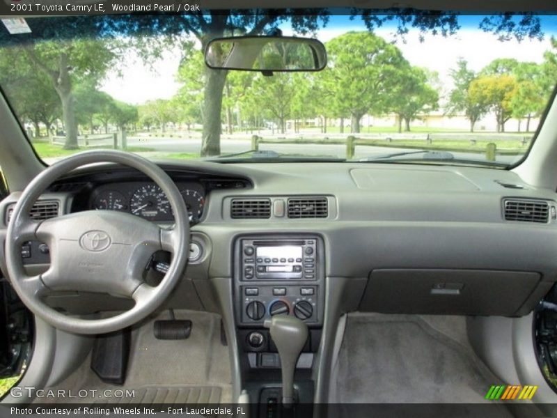 Woodland Pearl / Oak 2001 Toyota Camry LE