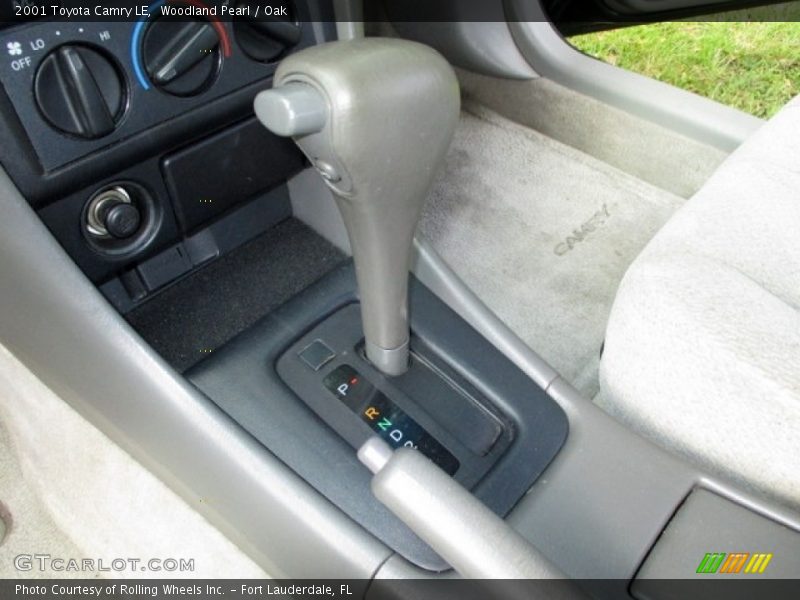 Woodland Pearl / Oak 2001 Toyota Camry LE