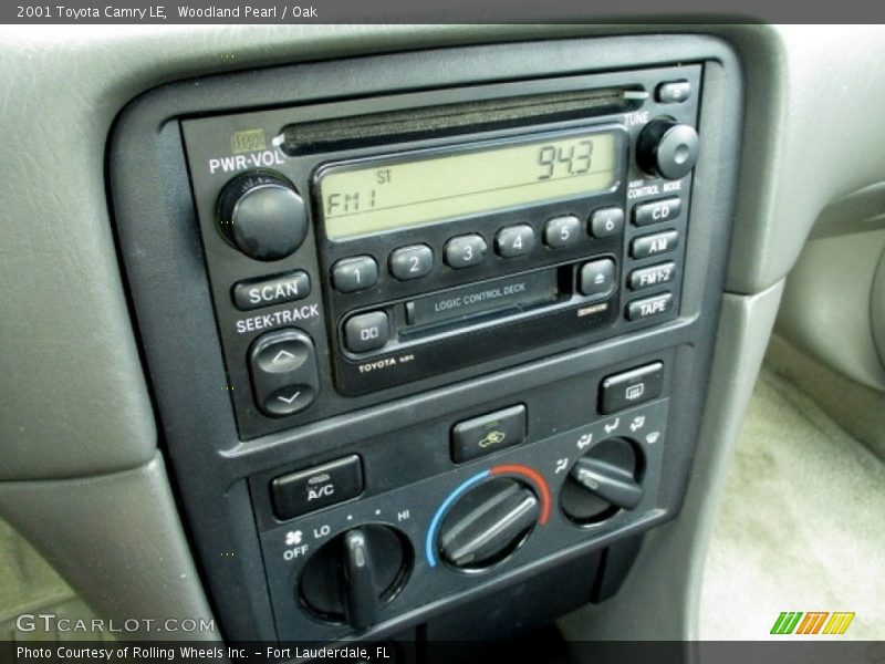 Woodland Pearl / Oak 2001 Toyota Camry LE