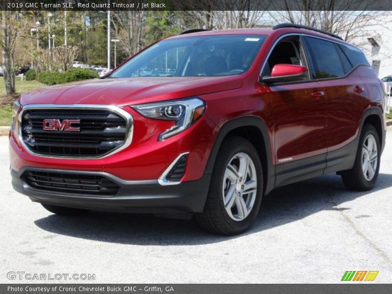Front 3/4 View of 2019 Terrain SLE
