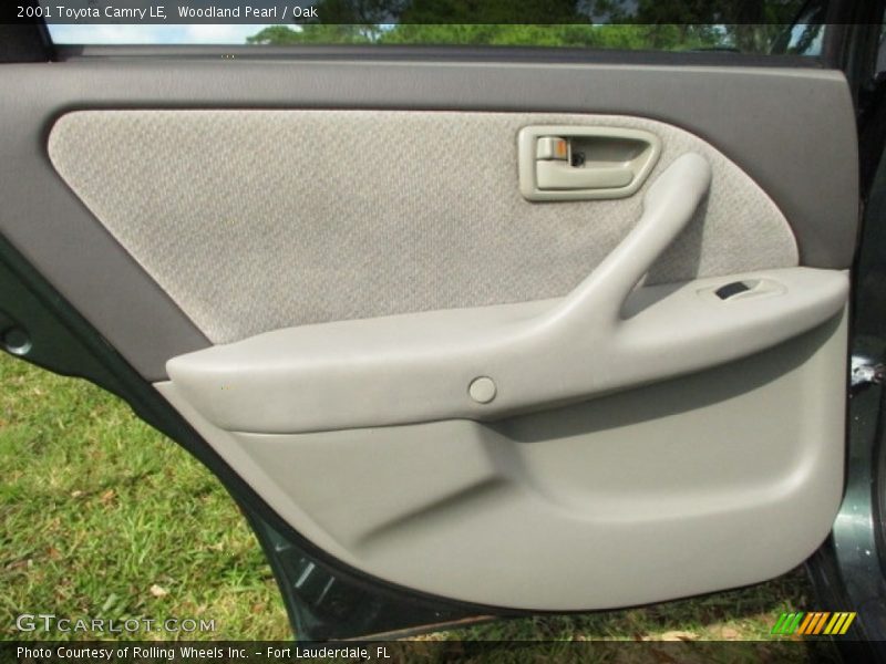 Woodland Pearl / Oak 2001 Toyota Camry LE